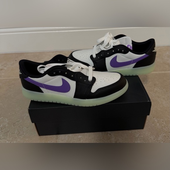 Jordan 1 Retro Low OG. Brand new! Box included. - Picture 3 of 5